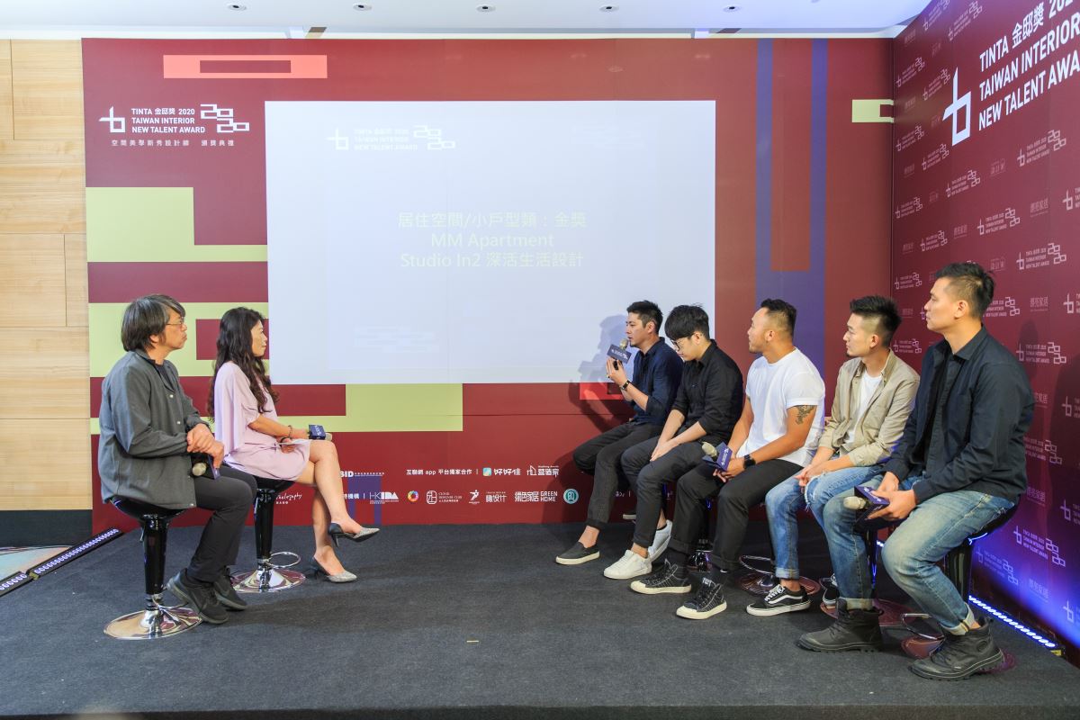 首度舉辦設計師沙龍,邀請得獎新秀設計師來到台上交流分享。 首度舉辦設計師沙龍,邀請得獎新秀設計師來到台上交流分享。
