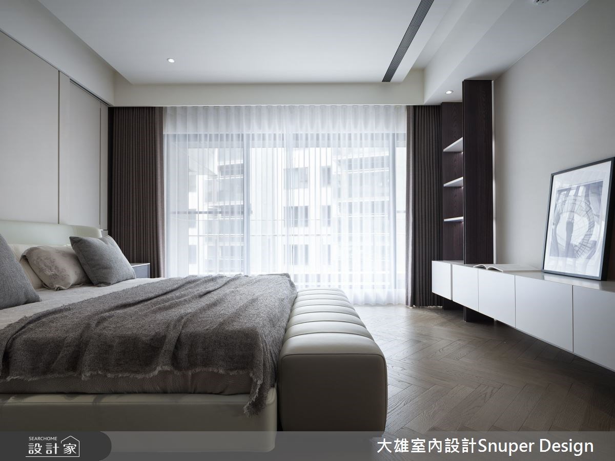52 坪現代風豪宅以南洋渡假風情作為空間主軸,木質的