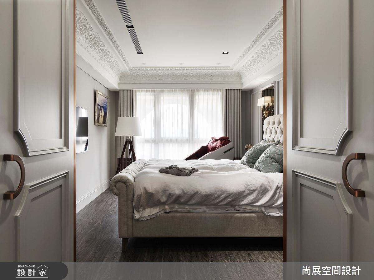 主臥更衣室以雙開門設計,彰顯主臥大器尺度。 主臥更衣室以雙開門設計,彰顯主臥大器尺度。
