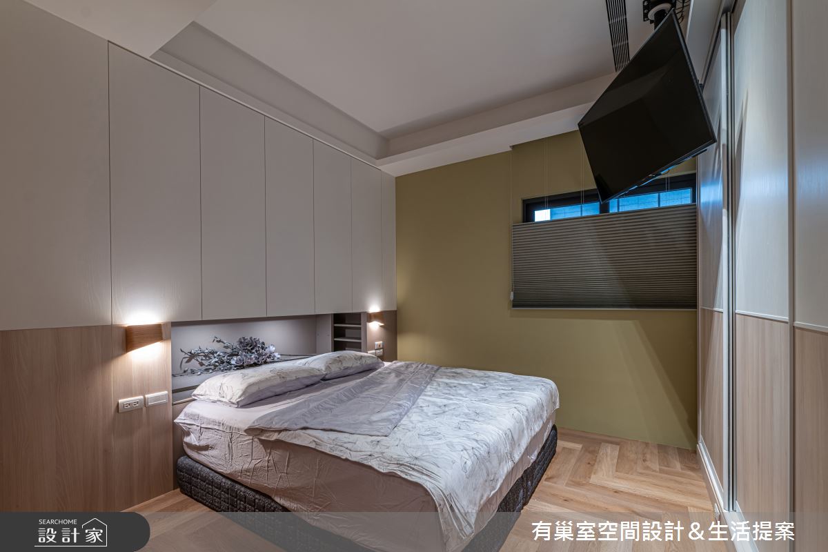 女兒房規劃吊頂式電視機能,滿足屋主視聽需求,並維持走道寬度,營造寬敞、舒適動線。 女兒房規劃吊頂式電視機能,滿足屋主視聽需求,並維持走道寬度,營造寬敞、舒適動線。