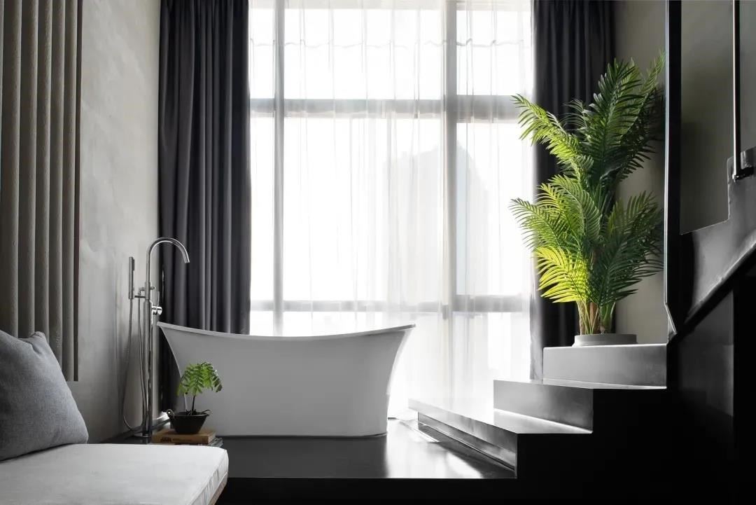 “我從山中來帶著蘭花草,家中無富貴口袋無財寶,寒風