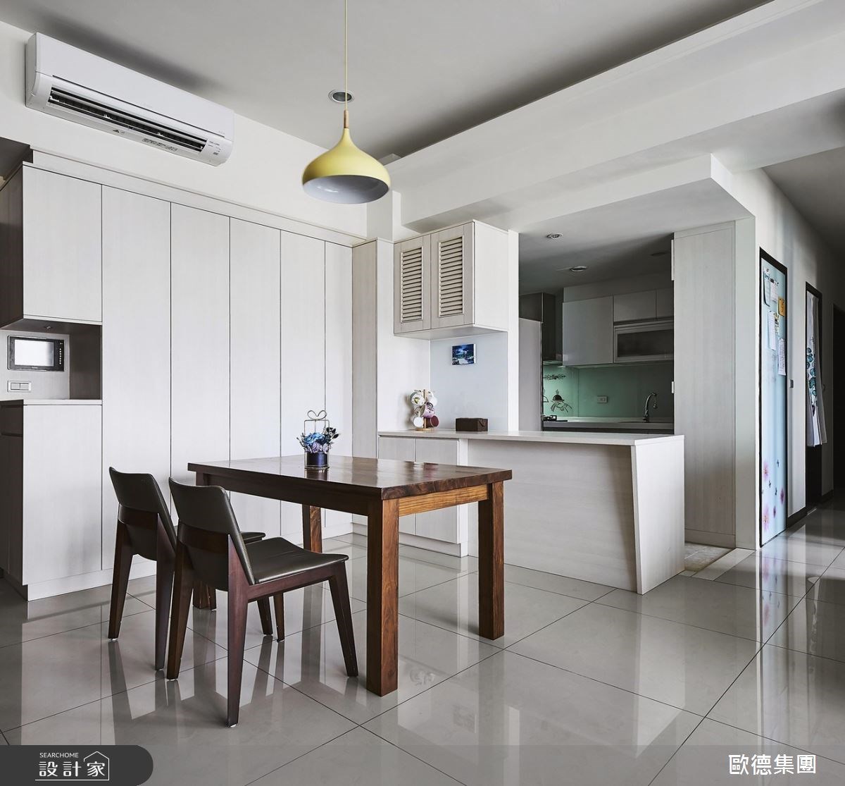 33 坪現代風住宅的屋主,因為環保跟念舊因素,所以希