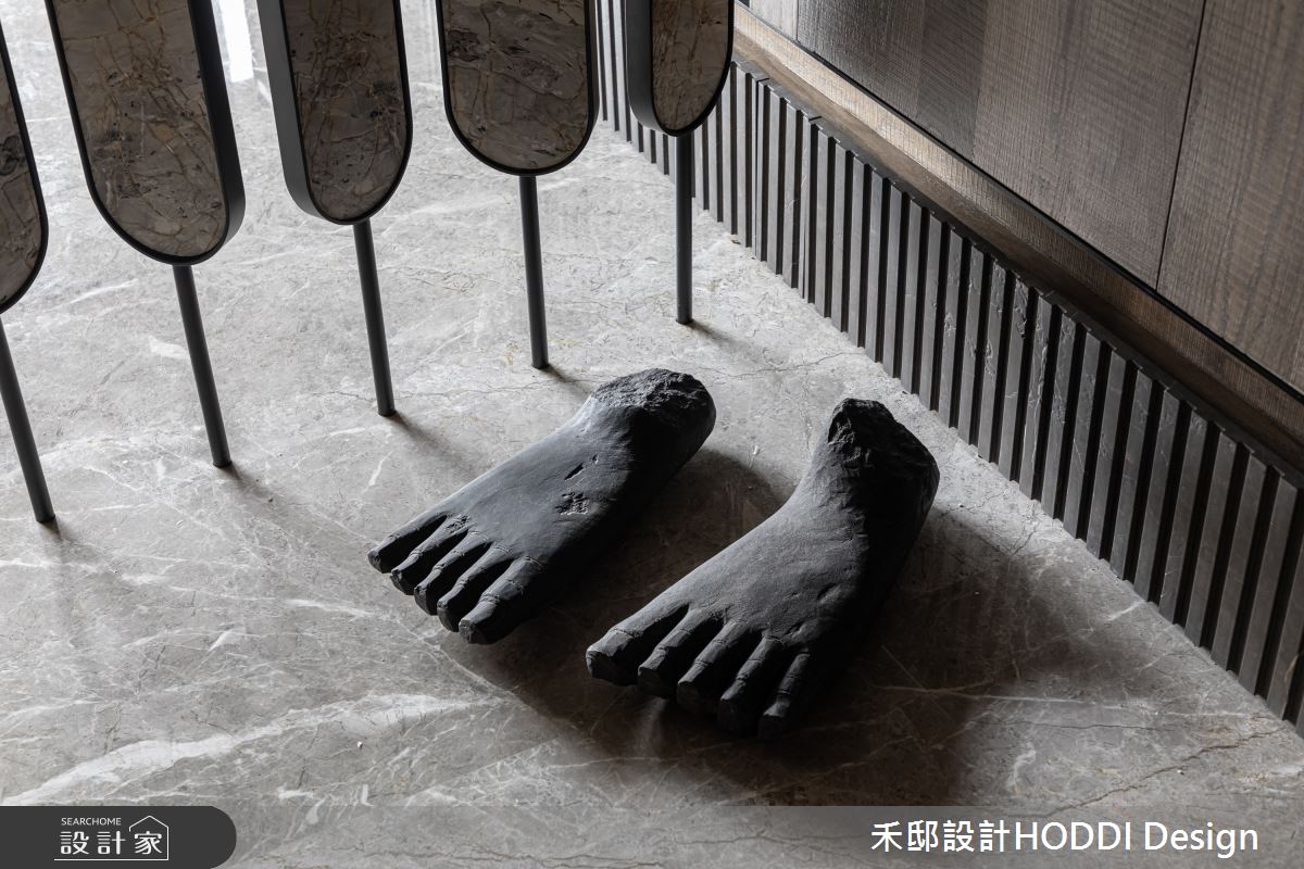 40坪混搭風居家,設計師承襲東方美學的氛圍,並善用材