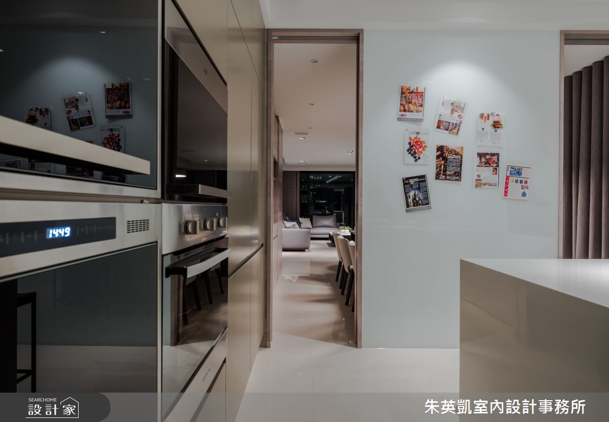 45坪現代風居家,設計師保留於高樓層的優勢,收進極佳