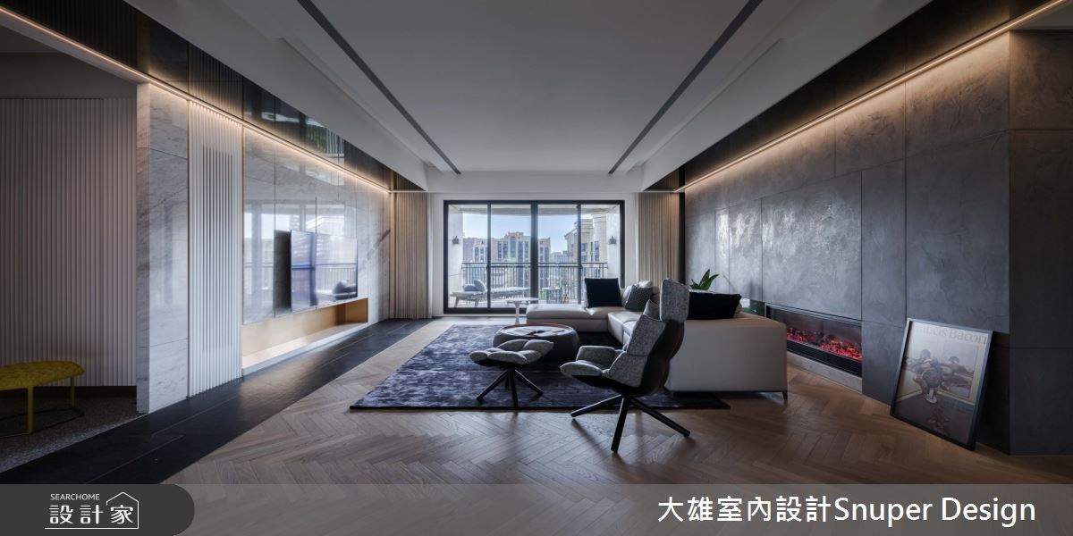 80 坪現代風豪宅前有都市景貌,後有山林綠意,室內則