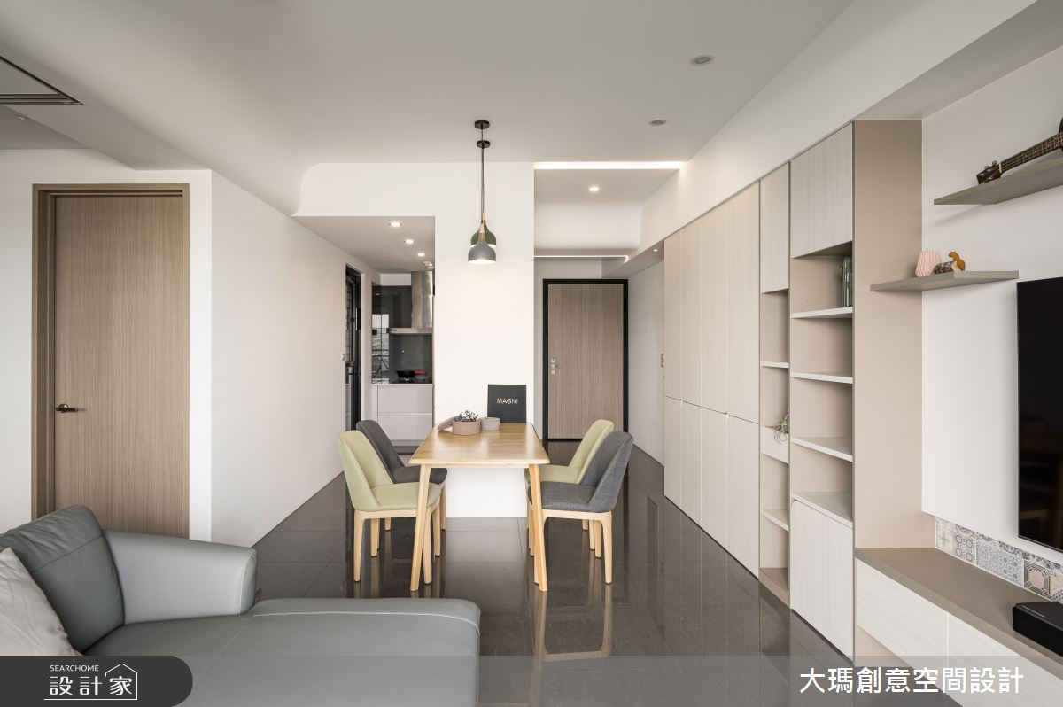 22坪的小居家空間,因原先動線配置較有限制,因此設計