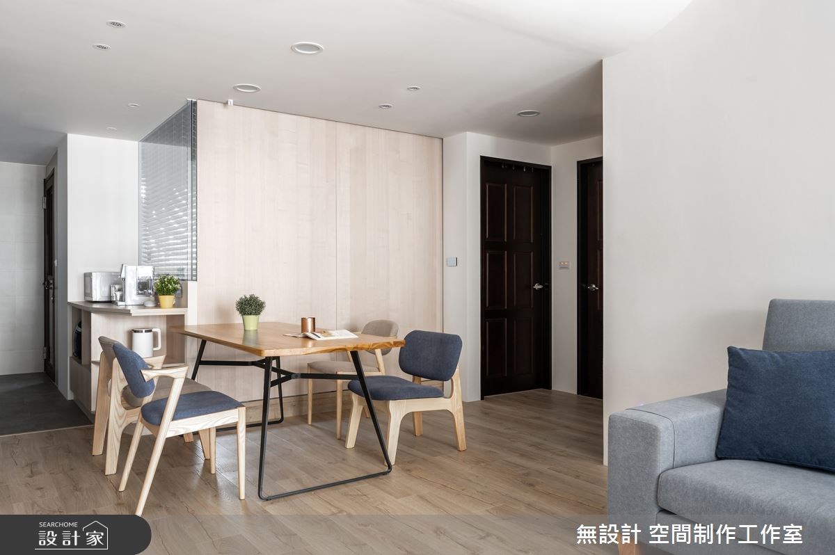 18坪混搭宅,是由中古屋翻新而成,設計團隊以藍灰色調