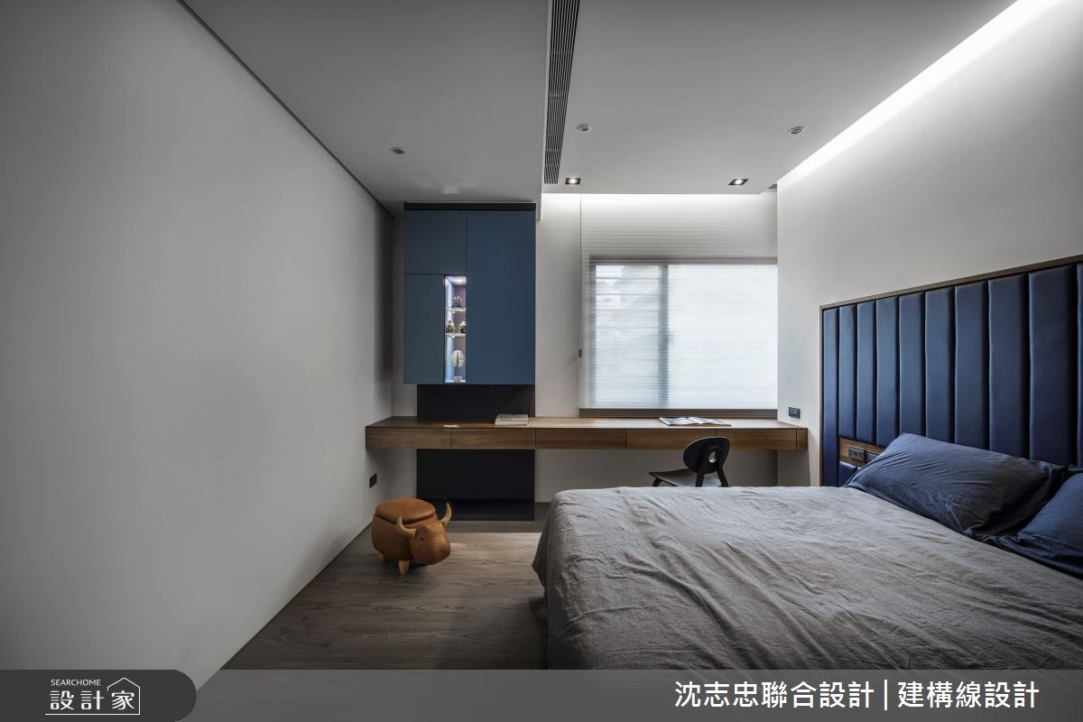 80 坪大的現代風宅邸裡,開放式設計下蘊藏巧思,玻璃