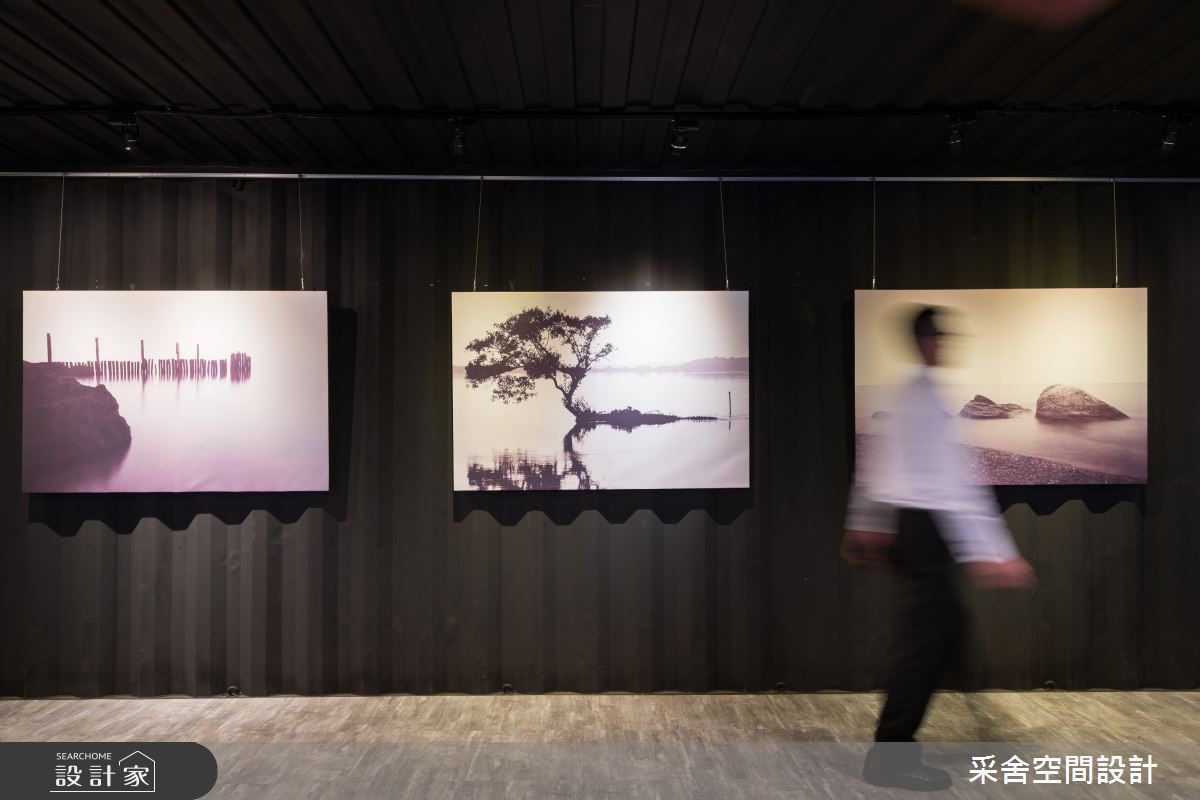 50坪的建商接待中心,透過工業風語彙串聯場域,外觀四