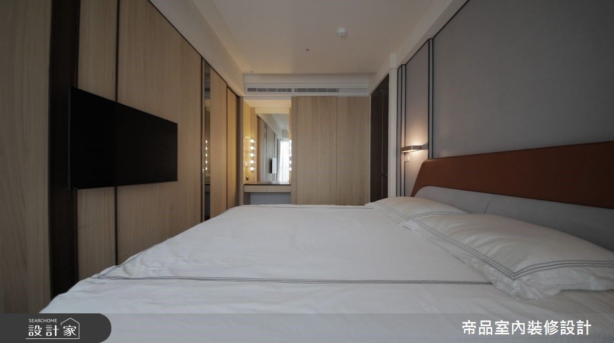 走入53坪新東方宅,設計師全面考量到屋主的使用需求,