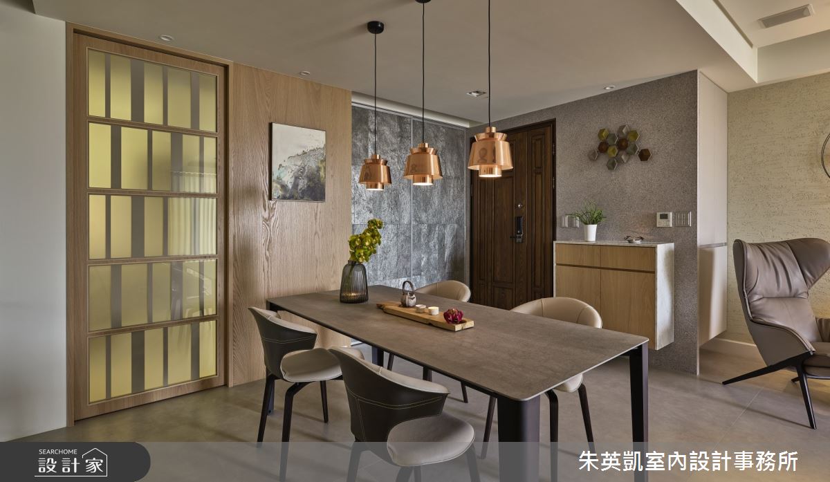32坪現代風居家,設計師將收納機能作為規畫重點,同時
