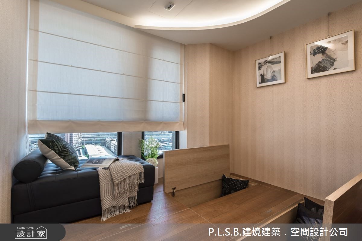 憑藉著建築專業背景,建境建築空間設計將三房兩廳的 2