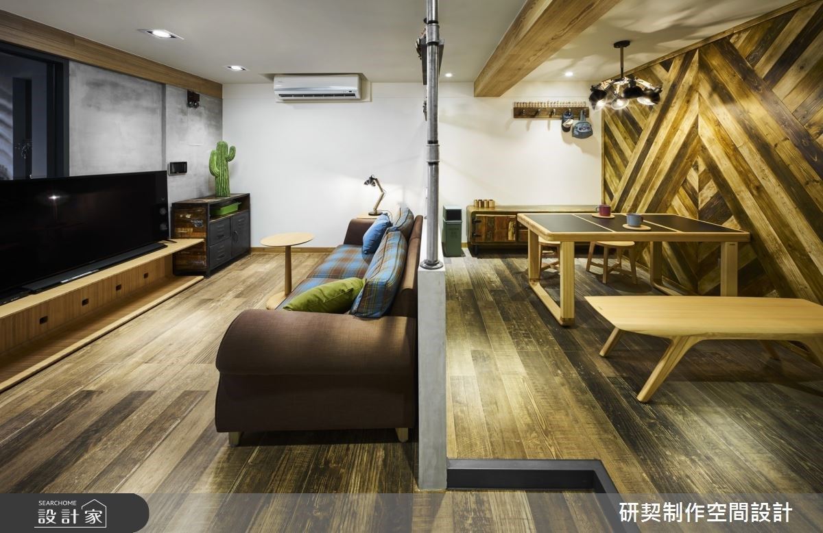 走入25坪工業風宅,設計師以多種木質紋理營造空間溫煦