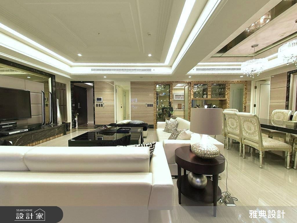 50 坪新古典大宅,天花板置入豐富的間接光設計,賦予