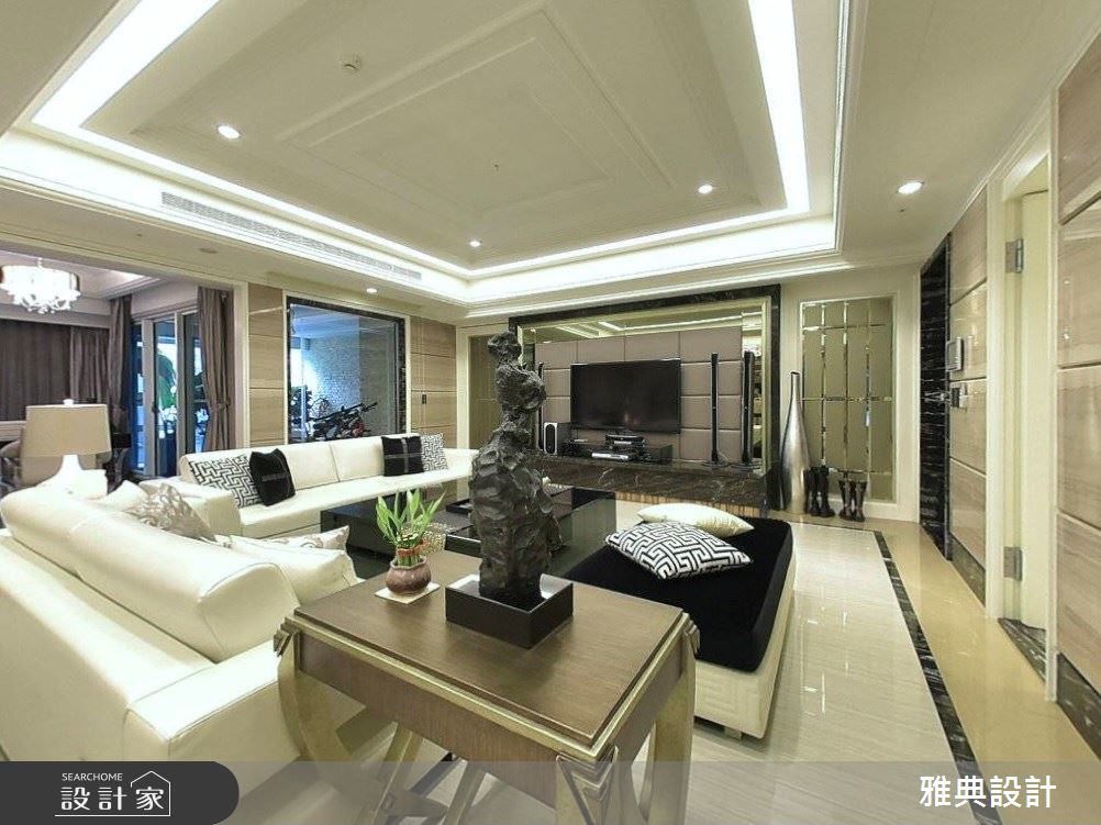 50 坪新古典大宅,天花板置入豐富的間接光設計,賦予