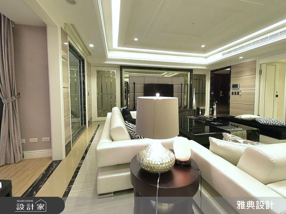 50 坪新古典大宅,天花板置入豐富的間接光設計,賦予