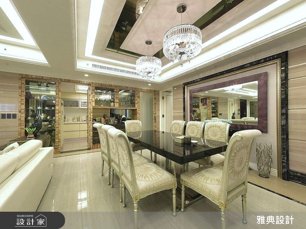 50 坪新古典大宅,天花板置入豐富的間接光設計,賦予