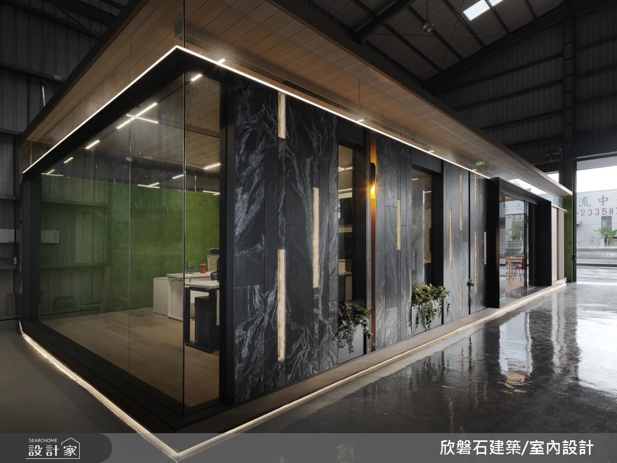 24坪商業空間,是位於台中的正鼎石業展示中心。設計師