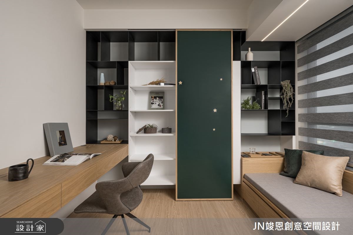 24坪混搭風居家,運用大篇幅的木質與灰階打底,搭配明
