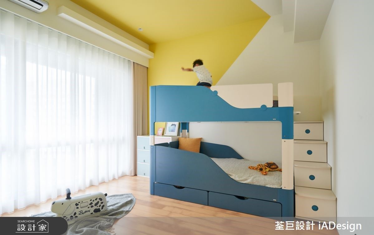 一家四口入住65坪的繽紛美式宅,設計師以大面積木質調