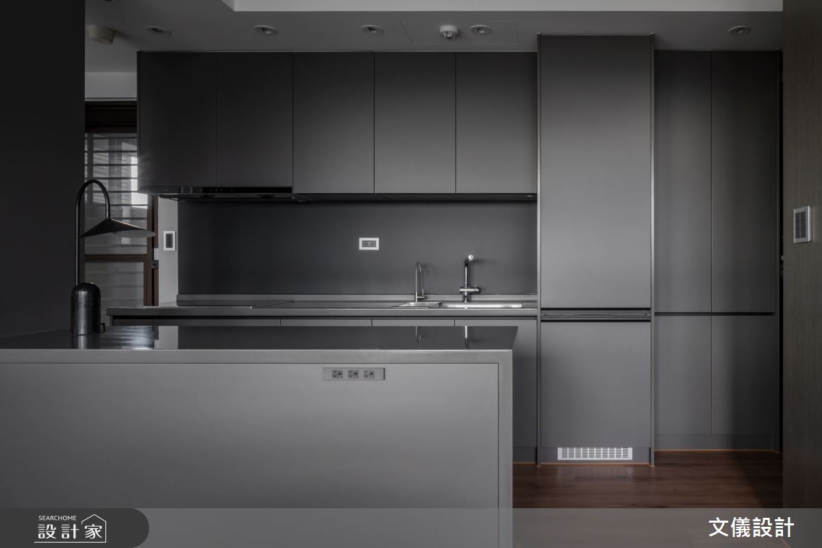 12 坪現代風小宅,設計師運用灰色建構空間的內斂品味