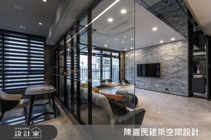 80 坪大的現代風格住宅中,雖然隔了四房兩廳四套衛浴