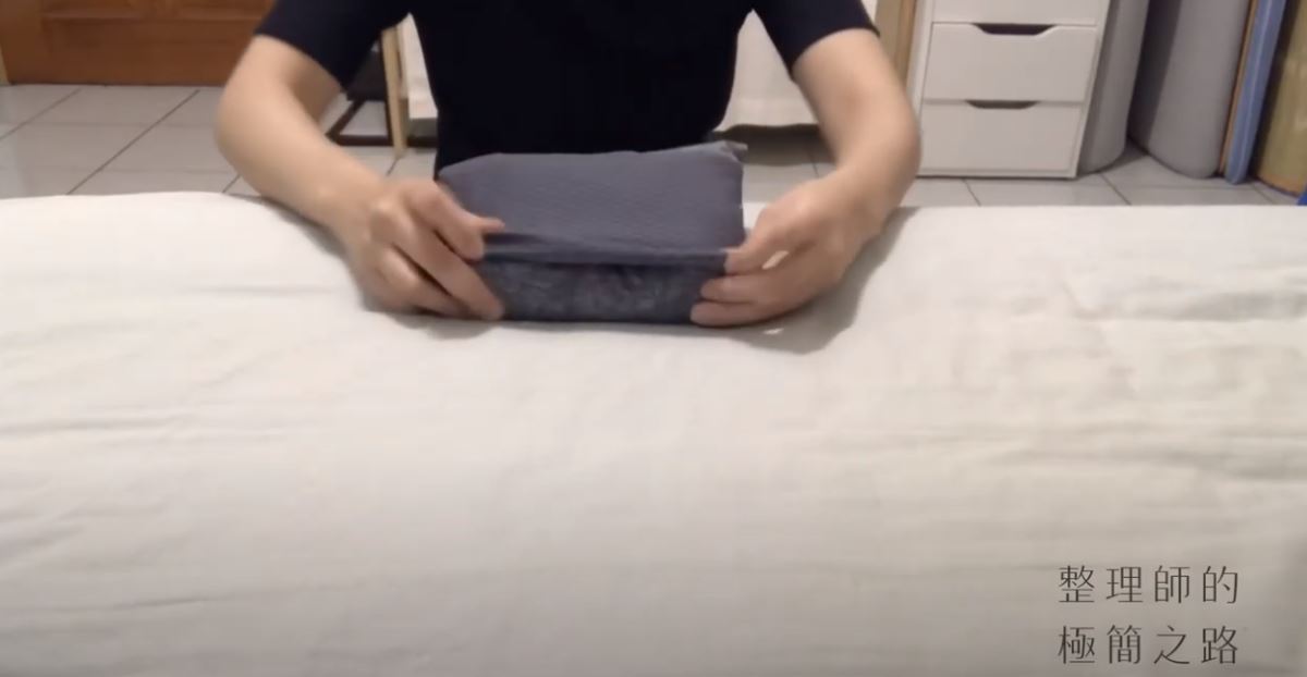 摺好後,褲子可以直立起來 摺好後,褲子可以直立起來