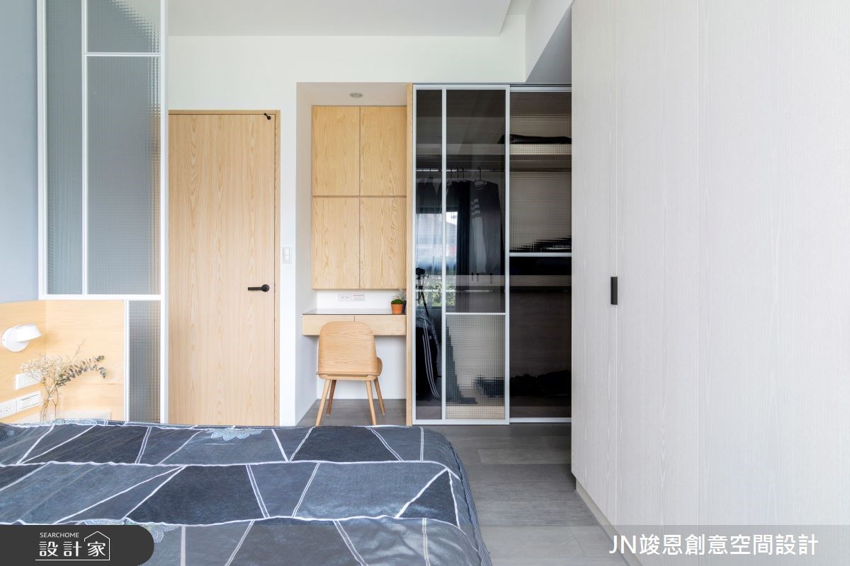 25坪北歐風老屋,夫妻倆帶著四隻狗狗入住新居,希望以