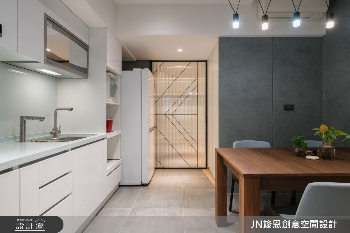 29坪現代風宅邸,是滿佈歲月痕跡的老屋,因本身的狹長