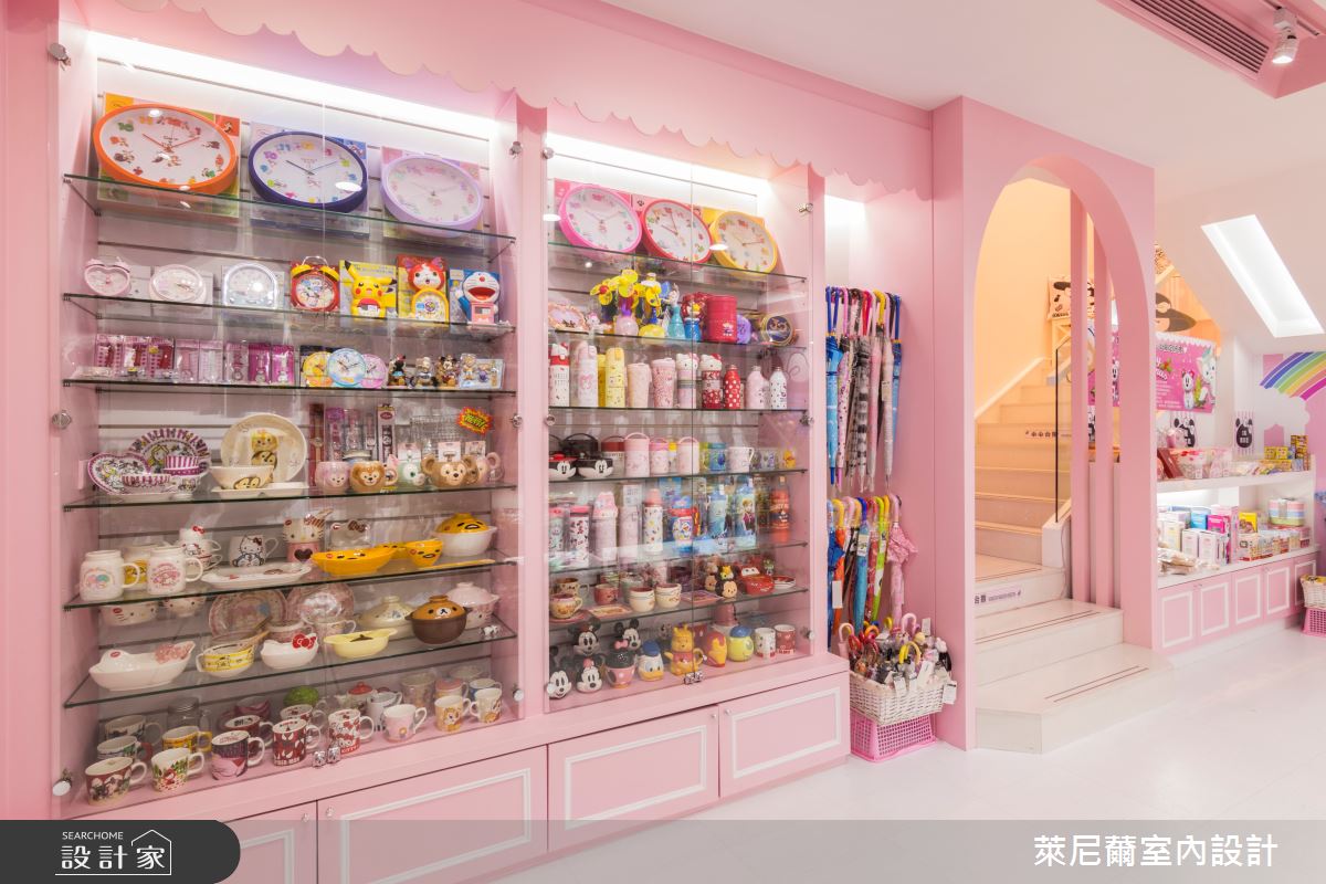 52坪的日系精品專賣店,前身為中古屋,設計師將部分裝