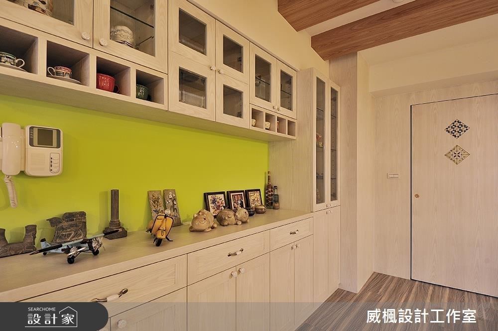 走進26坪老屋,眼見傳統的玄關拉門格局卻體現出南國情