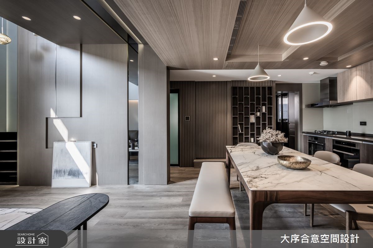 60坪現代風樓中樓,男屋主平時行動不方便,有使用輔具