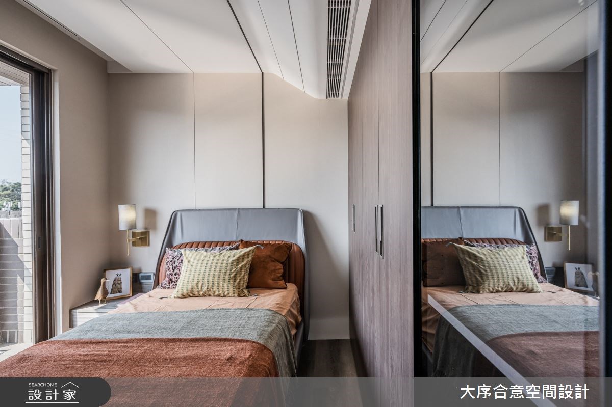 60坪現代風樓中樓,男屋主平時行動不方便,有使用輔具