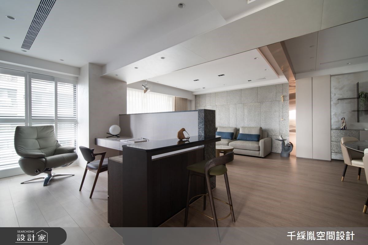 敞朗日光伴隨開窗面走進家屋,照亮35坪的現代風空間且