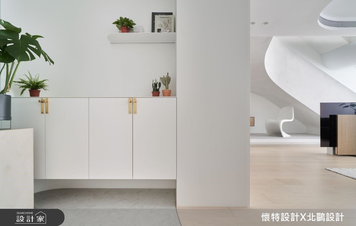 90 坪的老屋在歷經 30 多年的歲月後,動線不佳、樑柱