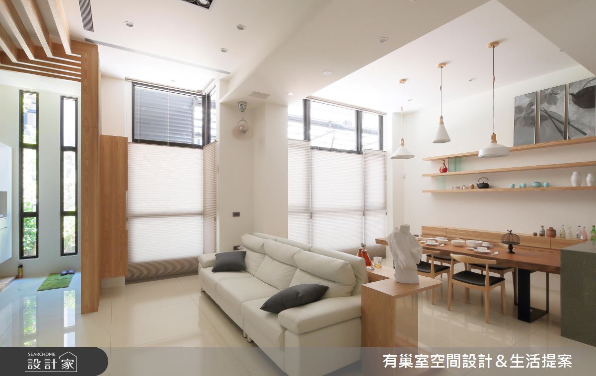 屋主一家四口注重居住空間的休閒感、需要足夠的收納以