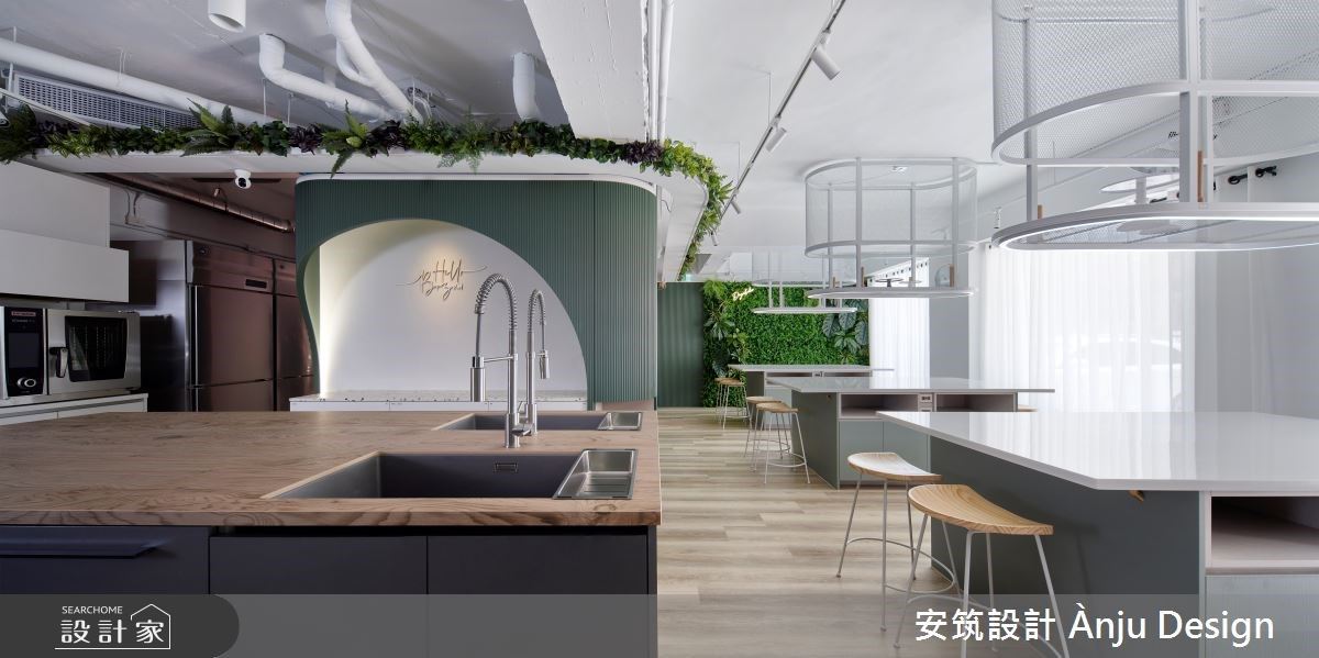擁有30坪的商業空間,是位於都市一隅的烹飪教室。不同