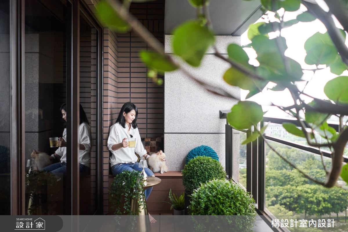 陽台屬於可計坪的附屬建物,是連結室內外的緩衝地帶。 陽台屬於可計坪的附屬建物,是連結室內外的緩衝地帶。