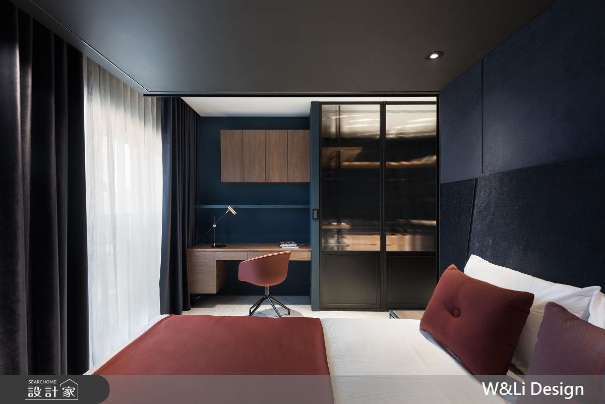 37 坪的混搭風住宅,以沉穩放鬆的普魯士藍,作為空間