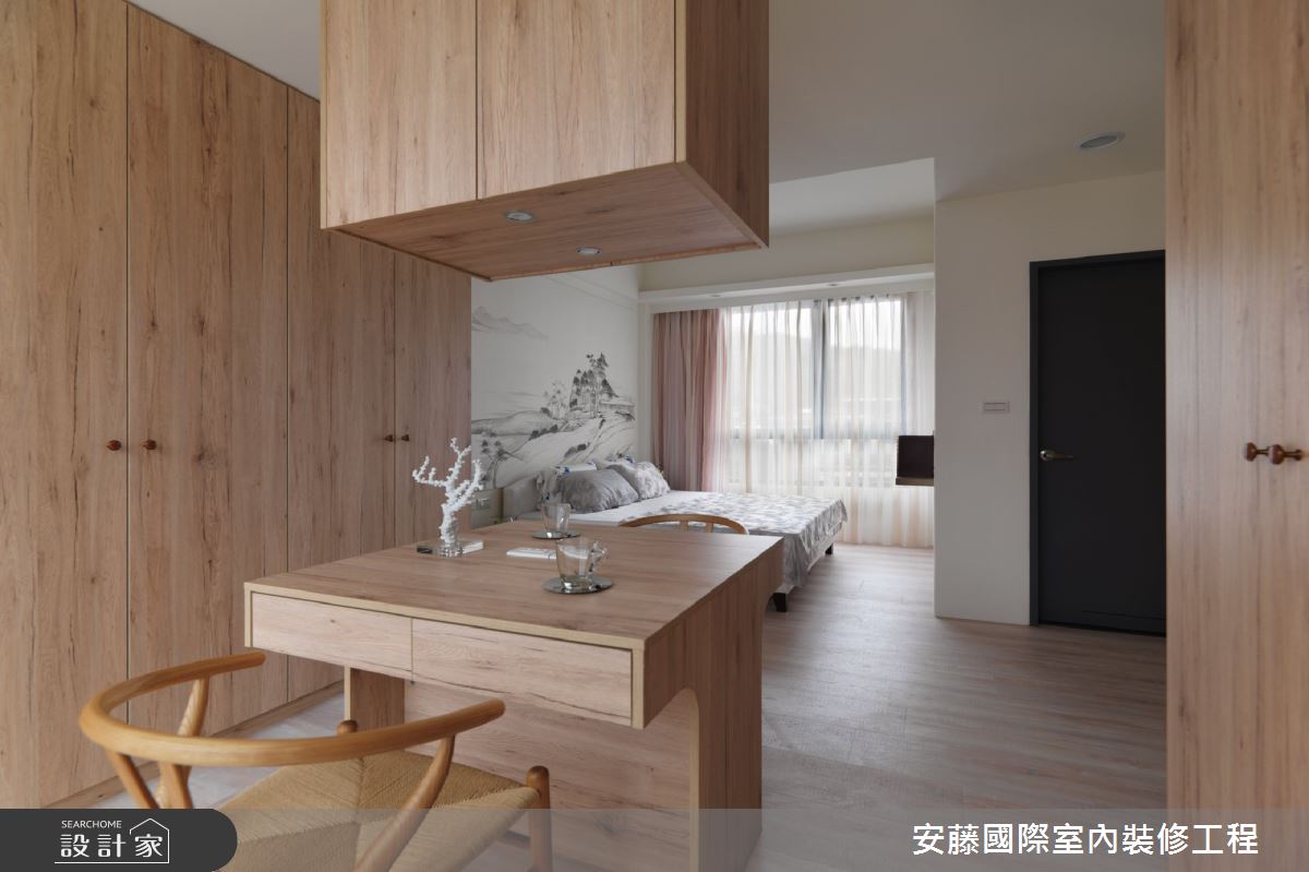 99.8坪的透天別墅內,因建築物擁有背山面水的優良地理