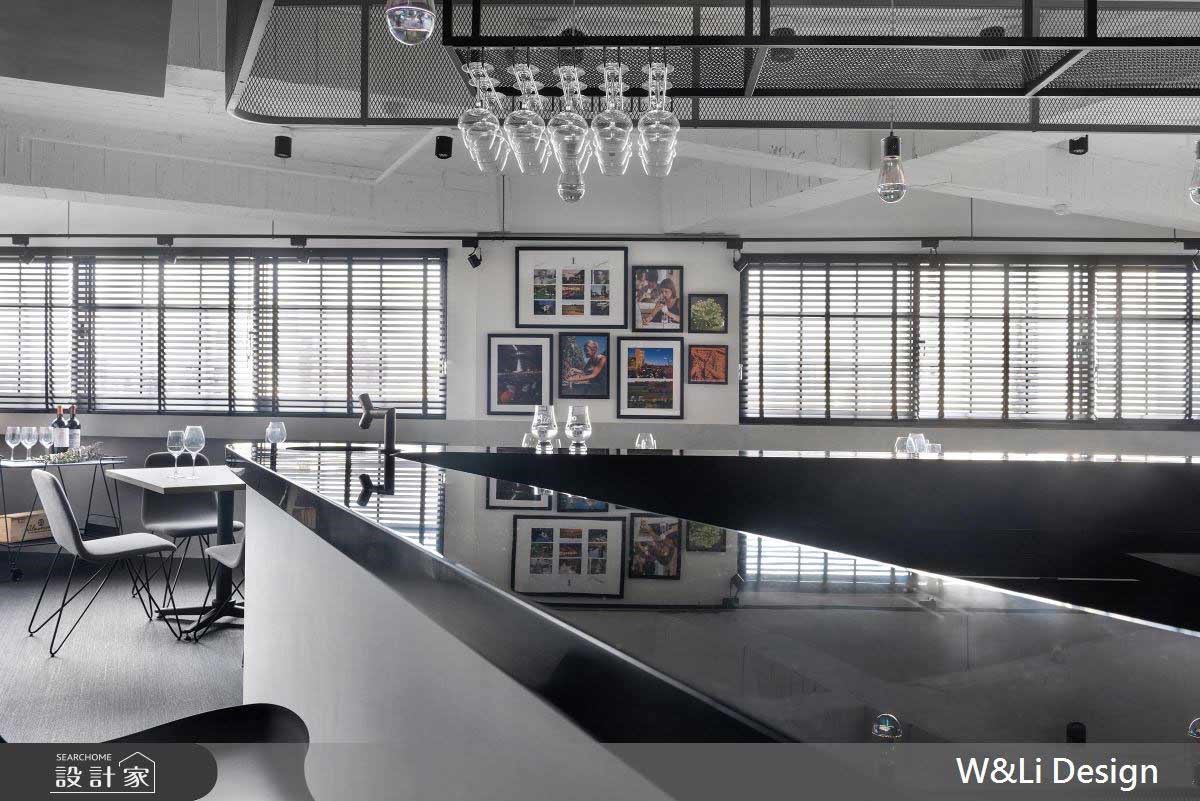 長期被做倉庫使用的 40 年老屋,拆除多餘隔間、保留局