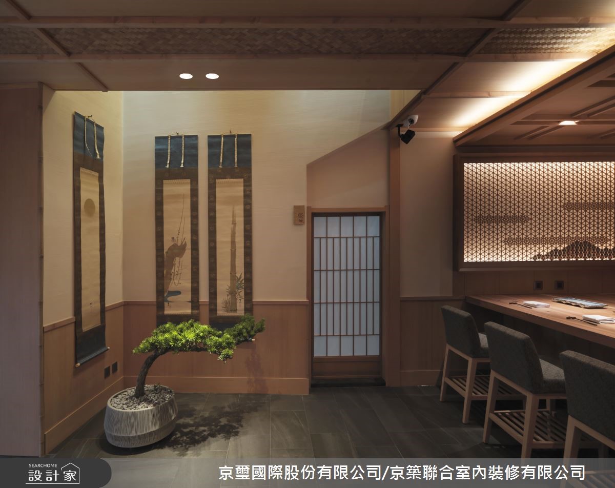 座落於北市巷弄內的25坪日式料亭,沿襲江戶時代的建築