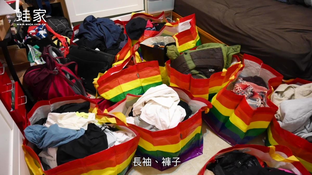 你家是井然有序還是亂糟糟呢?打開家門,看見像山一樣