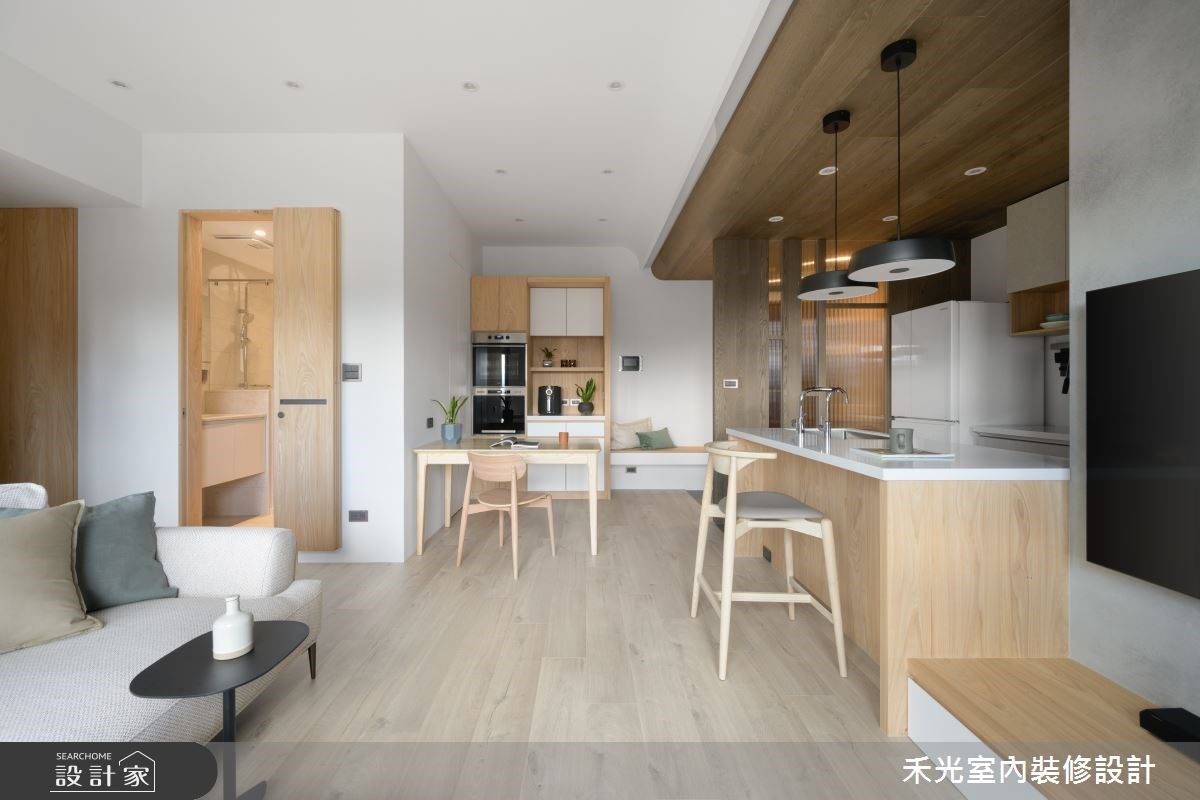 屋主夫妻倆入住在19坪、混搭北歐與簡約的美宅裡。禾光