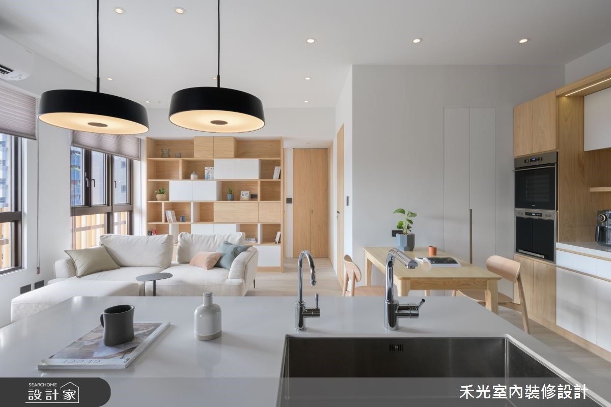 屋主夫妻倆入住在19坪、混搭北歐與簡約的美宅裡。禾光