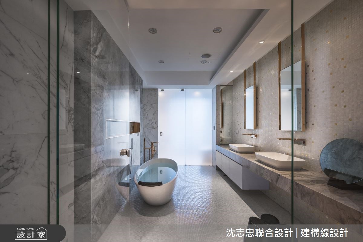 位處高樓層的 82 坪混搭風住宅空間,擁有良好的採光與
