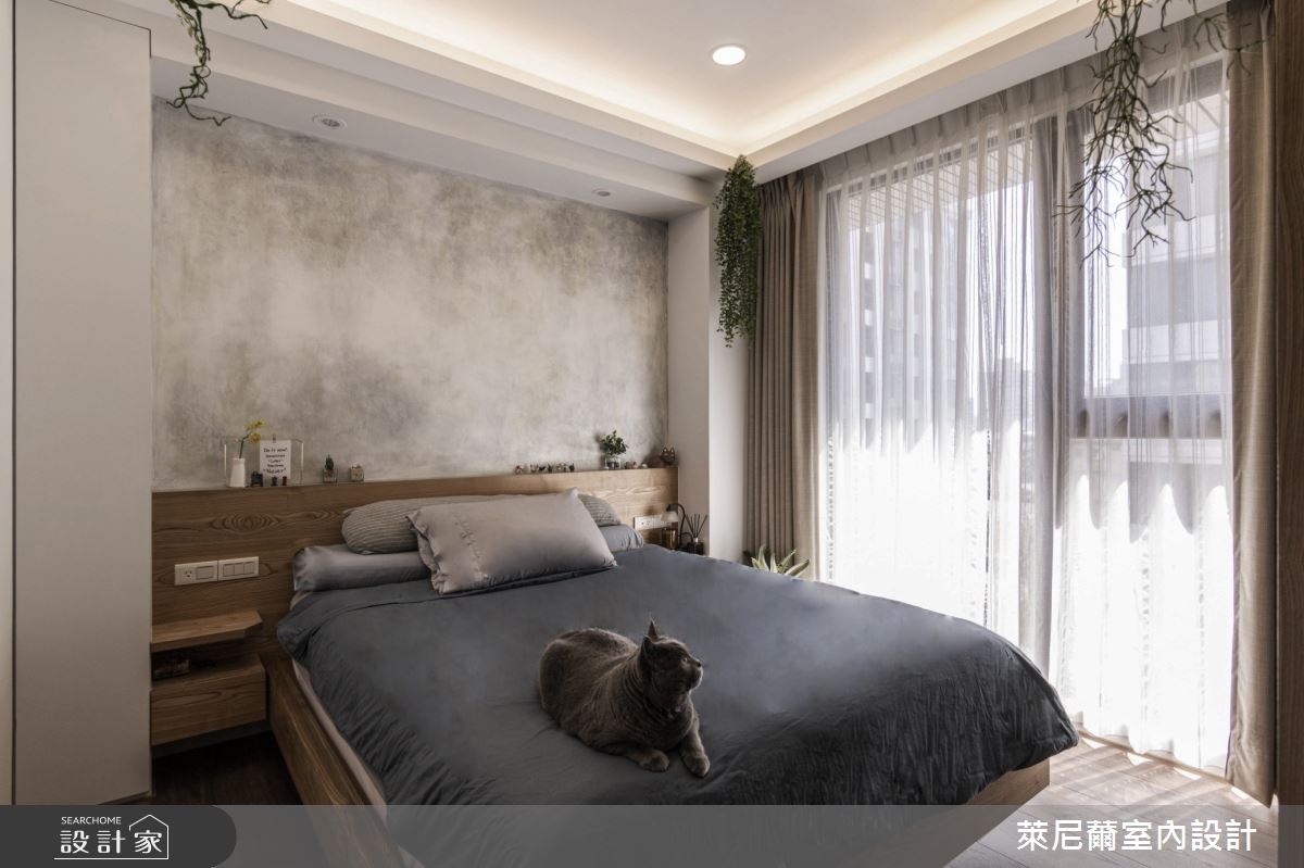 24坪新成屋內,居住人口為一對喜愛沉靜風格的母子,萊