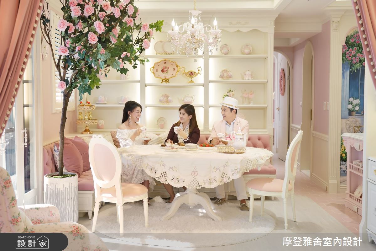 在摩登雅舍室內設計主持設計師王思文(Vivian)與汪忠