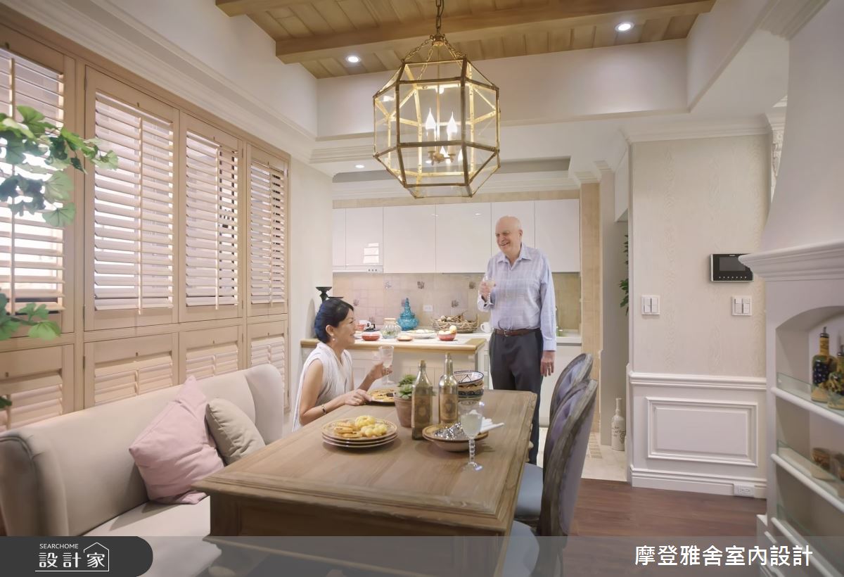 在摩登雅舍室內設計主持設計師王思文(Vivian)與汪忠