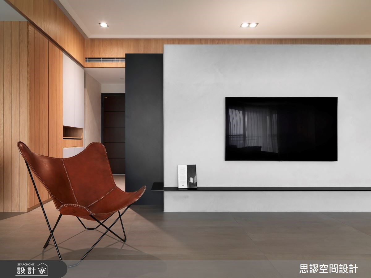 50 坪的毛胚屋基地擁有挑高 330cm的屋高優勢加上稍長